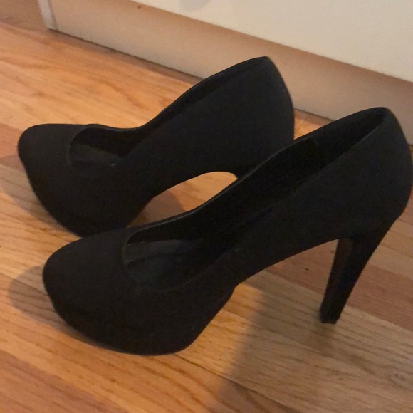 Heels - Picture 1 of 3